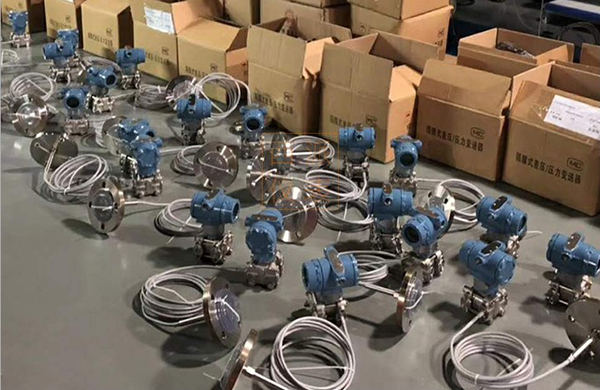 單法蘭液位變送器產品圖